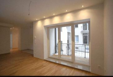 Waldstraße I 3 Zimmer I EG I Parkett I Balkon + Gartenoase I Traumlage I Solarthermie