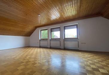 Gemütliche 4-Zimmer-DG-Wohnung