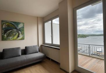 Helle möblierte Dreizimmerwohnung am Jungfernsee