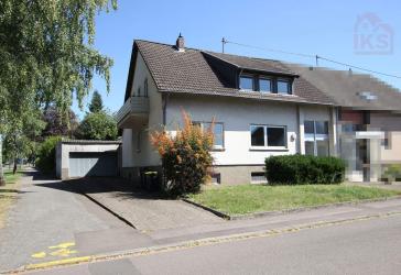 2 - Familienhaus mit großzügigem Garten in guter Lage