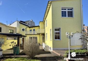BERK Immobilien - Charmante Doppelhaushälfte mit vielseitigen Nutzungsmöglichkeiten in Offenbach-Bürgel