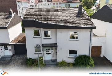 Zweifamilienhaus in zentraler Lage