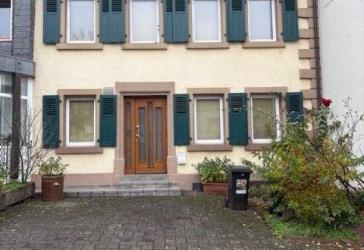 Einfamilienhaus auf drei Etagen in zentraler Lage von Losheim am See