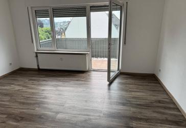 Attraktive helle 4-Zimmer-Wohnung, in sehr guter Lage, in Königstein im Taunus