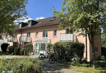 Vermietet oder begründeter Eigenbedarf! Helle 2 Zi. Dachterrassen-ETW in ruhiger Lage von Mü.-Großhadern.