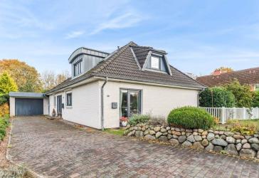 Platz zum Durchatmen - Modernes Einfamilienhaus in Heide
