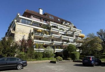Sonnige Wohnung mit Balkon und Wintergarten