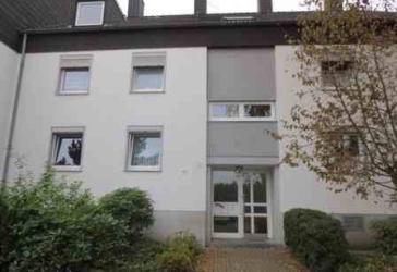 Familien aufgepasst: teilrenovierte 3-Zimmer-Wohnung mit WBS