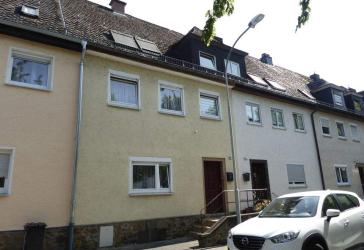Geräumiges 1-2-Familien-Reihenmittelhaus mit großem Garten in Niedergirmes!