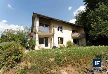 Wohnen in zentraler und dennoch ruhiger Lage – Zweifamilienhaus in Bad Kissingen