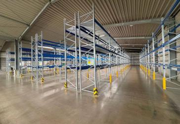 Moderne Hallen-/Lagerflächen in verkehrsgünstiger Lage