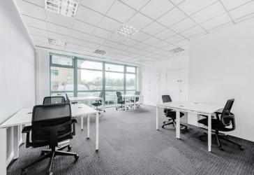 Service-büros für 10 Personen in Regus Weitblick
