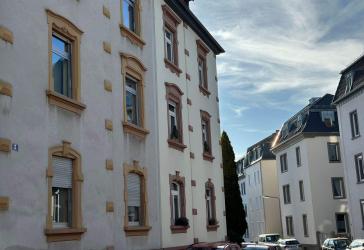 AM WEISSEN STEIN: Leerstehende 3 Zimmerwohnung im 1. OG mit Balkon