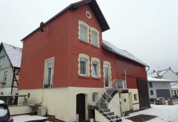 Sanierte Kapitalanlage mit neuem Dach im ausbaubarem Nebengebäude in Neudorf!
