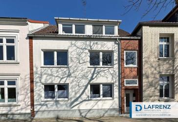 Zentrale Lage in Burg! Mehrfamilienhaus mit drei Wohnungen.