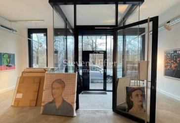 Repräsentativer Laden oder Loftbüro beides möglich - in einer auffälligen Liegenschaft