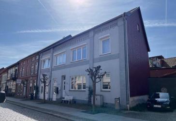 Sanierungsbedürftiges Wohn- und Geschäftshaus in TOP Lage :-)