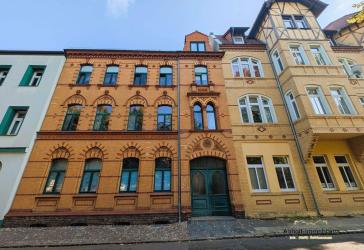 Lukratives Mehrfamilienhaus im Zentrum von Bitterfeld | Bruttomietrendite 7,44 %