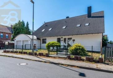 Modernes Architektenhaus in Roklum