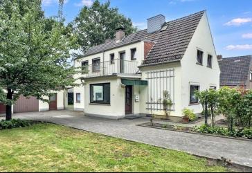 Einfamilienhaus mit Einliegerwohnung in ruhiger Lage