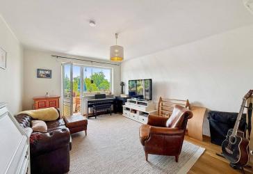 Urbanes Wohnen: 4-Zimmer-Wohnung mit Balkon!