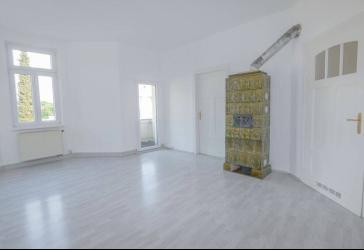Freundliche 4-Zimmer-Wohnung mit 2 Balkonen und Einbauküche zu vermieten!