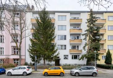 Gemütliche 2-Zimmer-Wohnung mit Balkon und Weitblick in Steglitz - Option zur Eigennutzung!