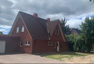 Sinnvoll investieren! Ein- bis Zweifamilienhaus mit Potential und abtrennbarem Bauplatz! Im