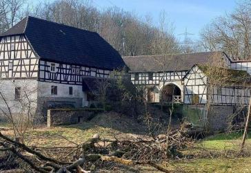 RESERVIERT! Denkmalgeschützte historische Getreide- und Sägemühle auf ca. 70.000 m² idyllischem Grundstück in Alleinlage bei Weida/ Ostthüringen