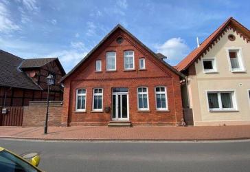 Solides Wohnhaus mit Ausbaupotenzial in ruhiger Seitenstraße