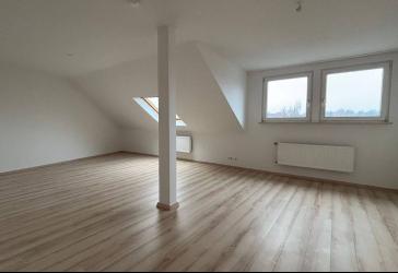 Modernes Wohnen unter dem Dach- frisch renoviert & citynah!