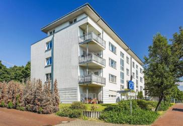 Gepflegte 2-Zimmer-Erdgeschosswohnung mit Terrasse in begehrter Lage von Köln-Sülz.