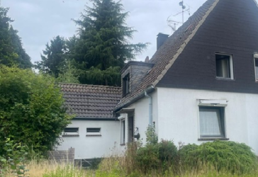 Ein charmantes EFH mit Potenzial... und großem Garten