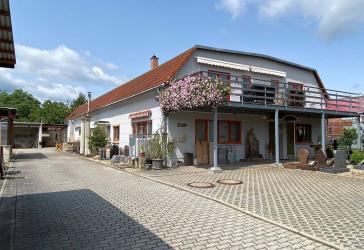 Gewerbehalle inkl. Betriebswohnung sowie Baugrundstück zur vielseitigen Nutzung