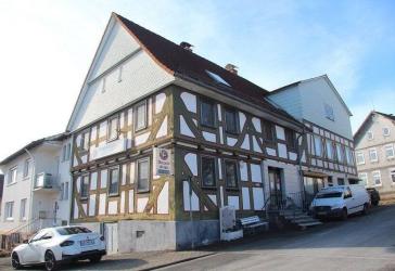 Ehemalige Metzgerei mit Wohnung und viel Ausbaureserve !!