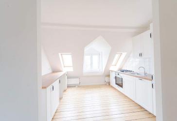 Charmante DG-Wohnung - renoviert, mit neuer EBK und separatem Speicher in Lübeck