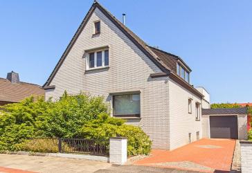 Großzügiges Einfamilienhaus mit Einliegerwohnung in bevorzugter Lage von Bremerhaven Wulsdorf