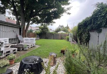 Attraktive 3,5-Zimmer-Wohnung mit Gartenanteil und PKW-Stellplatz in Nürnberg-Schniegling
