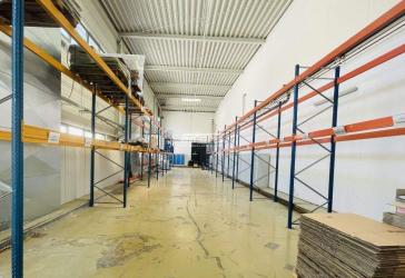 antaris Immobilien GmbH ** Lagerfläche im EG mit 6 m Höhe - vielseitig nutzbar auf ca. 316 m² **
