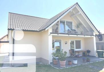 Hier findet Ihre Familie oder Ihr Mieter ausreichend Platz! 2-Familien-Haus in Neumarkt