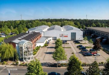 4.300 m² Produktions-/Fertigungshalle + 1.530 m² Bürofläche zu vermieten