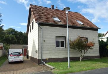 Familienidylle in Schönborn: Wohnen mit großem Garten!