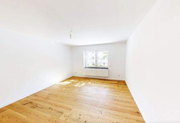 Kreuzviertel | 4 Zimmer + Balkon | Teilsaniert + neue Fenster | Promenadennähe | Glasfaseranschluss