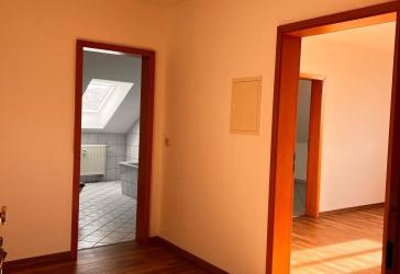 gemütliche 2,5 Zimmer Dachgeschosswohnung
