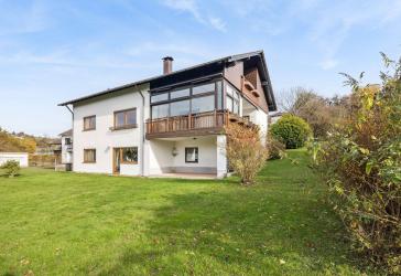 Einfamilienhaus mit Einliegerwohnung - Wohnen im Einklang mit der Natur