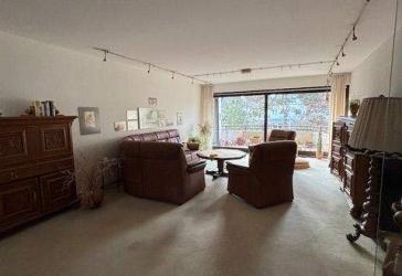 3 Zimmer - 2 Badezimmer -auch für WG geeignet zu vermeiten in TOP Lage