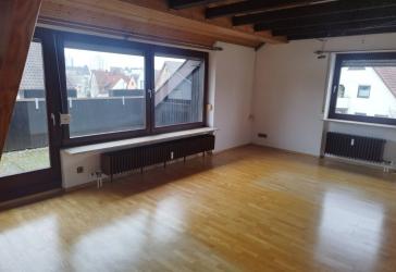 Für Individualisten: besondere 3 Zimmer-Wohnung mit Galerie und Süd-Loggia, sofort beziehbar