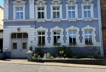 Liebhaberobjekt - einseitig angebautes historisches Vierfamilienhaus in Illingen zu verkaufen