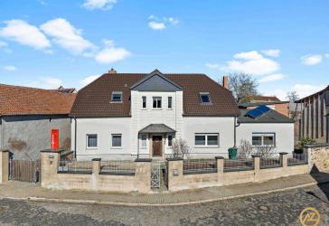 'Kapitalanlage mit 10 % Renditepotenzial - Mehrfamilienhaus mit Gewerbe & Leerstandschance'