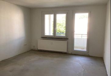 Ihr neues Zuhause: renovierte 1-Zimmer-Single-Wohnung mit Balkon
